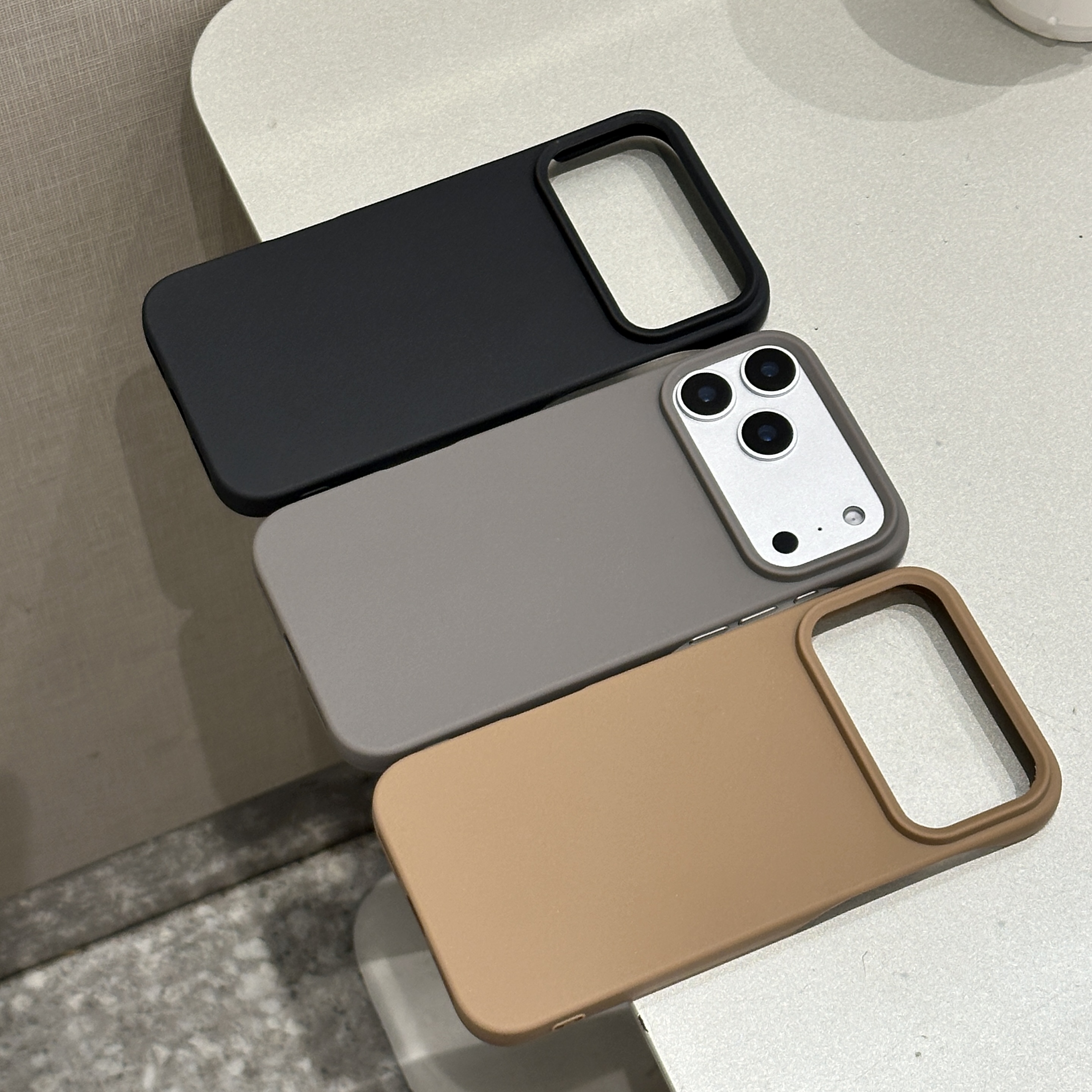 Matte Silicone Case For iPhone - đánh giá và giá Tech Accessories Iphone
