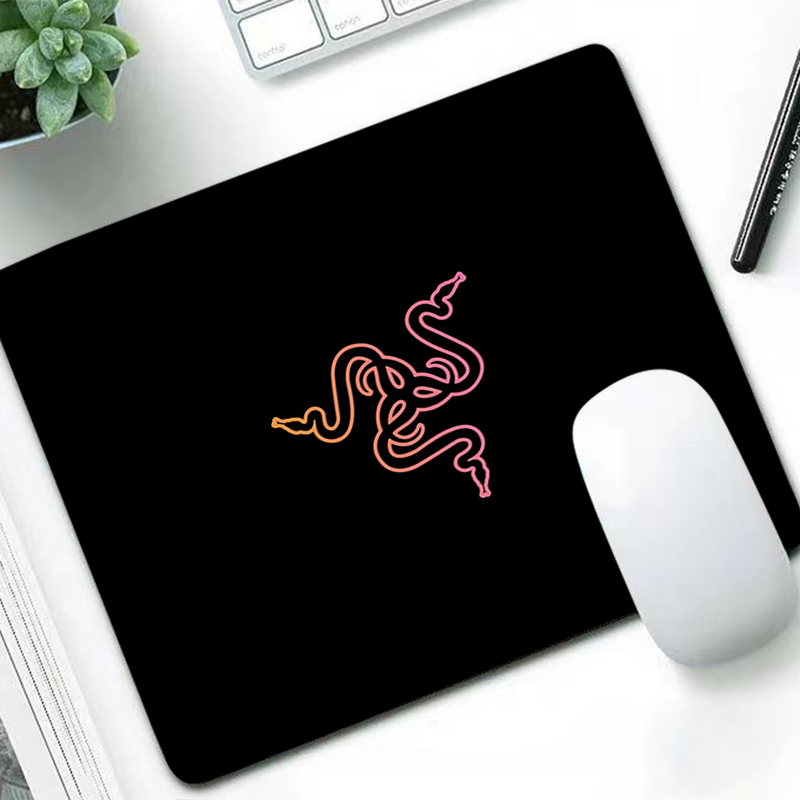 Razer Luxury Mouse Pad Anime G - đánh giá và giá Tech Accessories For Office Desk